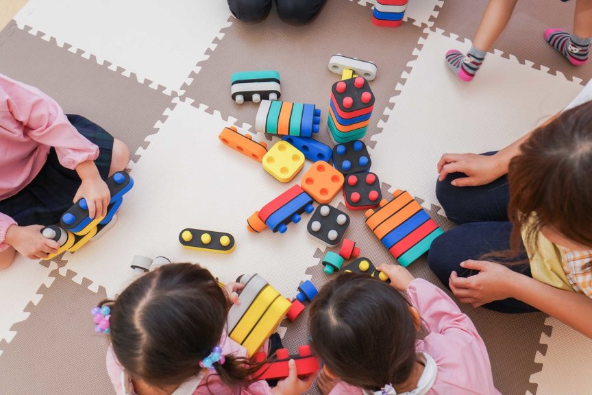 Starten Sie eine Tagespflege von zu Hause aus: Sichere, nachhaltige Kinderbetreuungslösungen